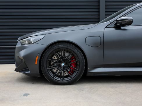 Used 2025 BMW M5 w/ Carbon Package image 11