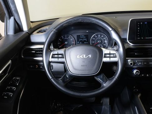 Used 2022 Kia Telluride S FWD image 12