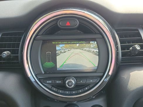 Used 2019 MINI Cooper 2-Door Hardtop w/ Signature Upholstery Package image 20