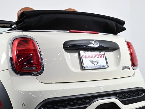 Certified 2023 MINI Cooper S image 9