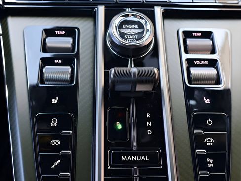 Used 2026 Aston Martin V8 Vantage Coupe RWD image 20