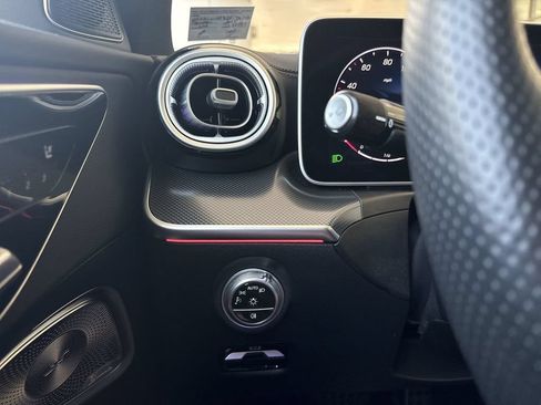 Used 2025 Mercedes-Benz C 300 4MATIC Sedan image 18