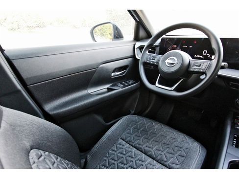 New 2026 Nissan Kicks SV w/ Charging Package image 6