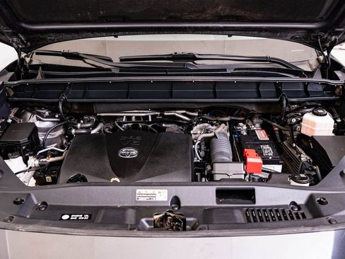 Used 2021 Toyota Highlander Limited image 47