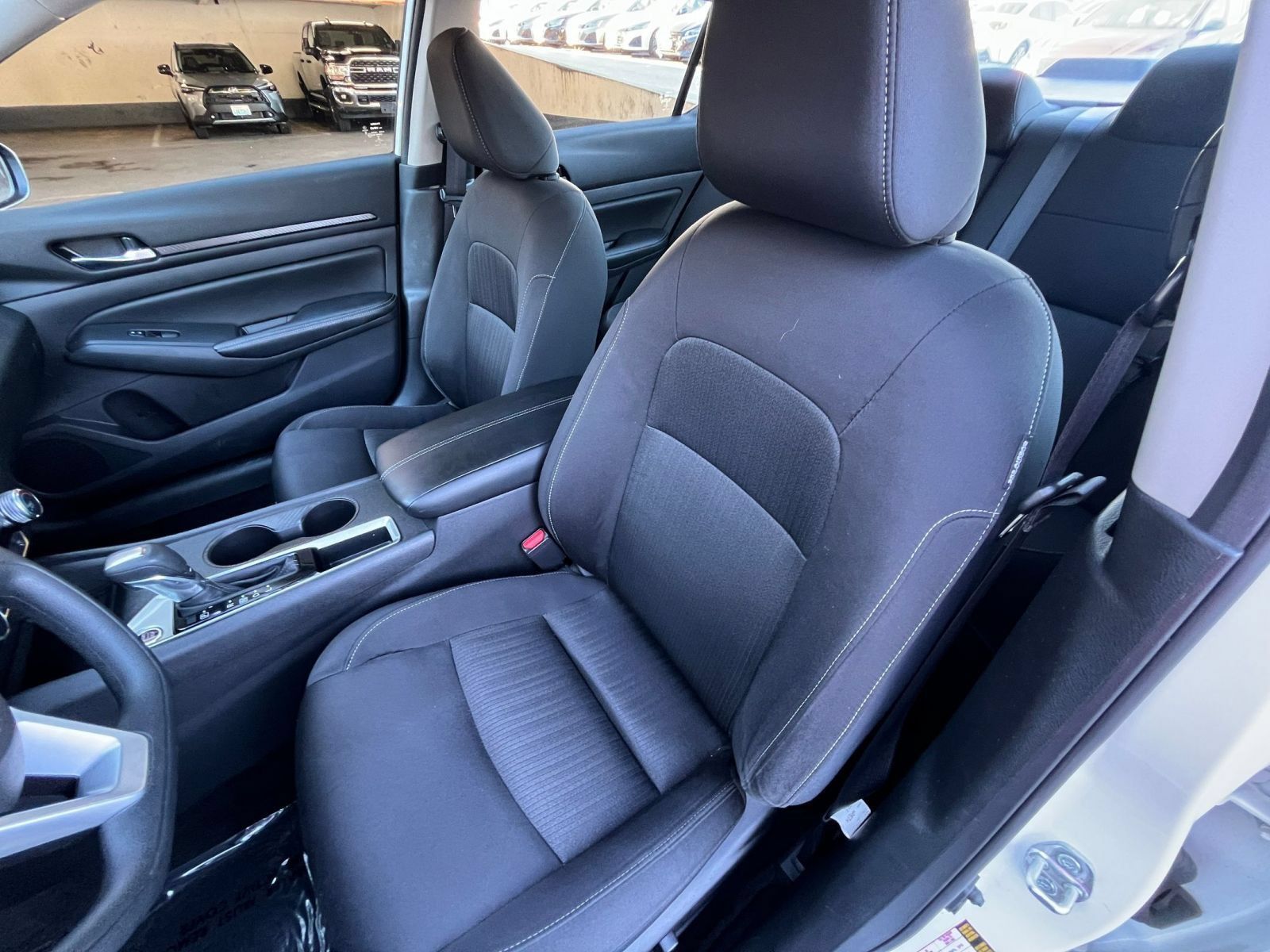 Used 2025 Nissan Altima 2.5 SV FWD image 36