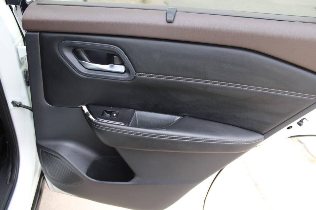 Used 2023 Nissan Rogue SV w/ SV Premium Package AWD/4WD image 9