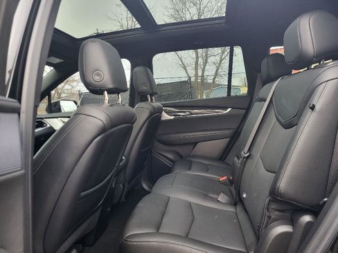 Used 2024 Cadillac XT6 Sport image 10