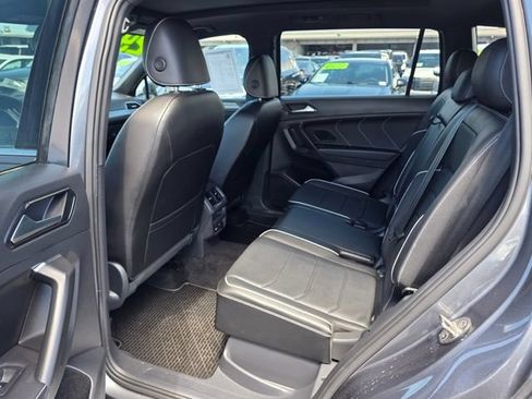 Used 2022 Volkswagen Tiguan SEL R-Line AWD/4WD image 10