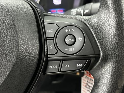 Used 2021 Toyota Corolla LE image 19