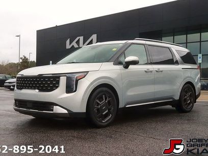 Used 2025 Kia Carnival SX