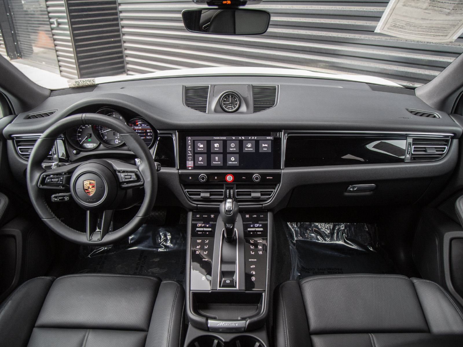 Certified 2023 Porsche Macan AWD/4WD image 21