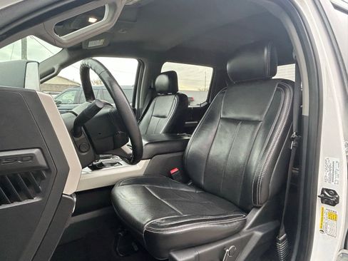 Used 2018 Ford F150 Lariat w/ Equipment Group 502A Luxury AWD/4WD image 11