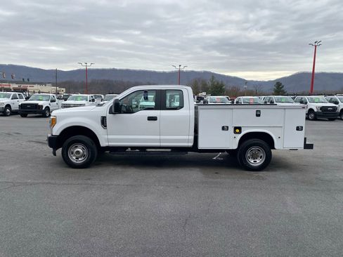 Used 2017 Ford F250 XL image 3