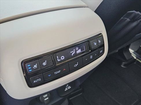 Used 2024 Hyundai Palisade Calligraphy FWD image 18