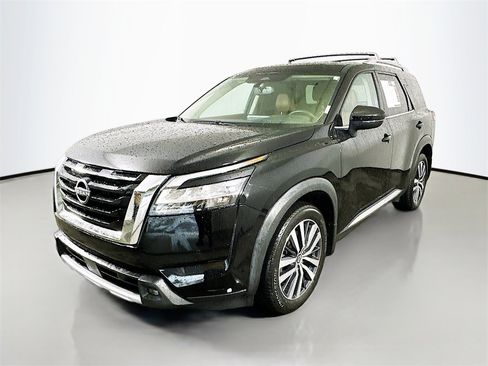 Used 2022 Nissan Pathfinder Platinum w/ Cargo Package image 3