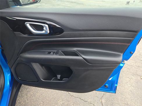 Certified 2025 Jeep Compass Trailhawk image 7