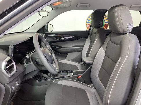Used 2025 Chevrolet TrailBlazer LT AWD/4WD image 11
