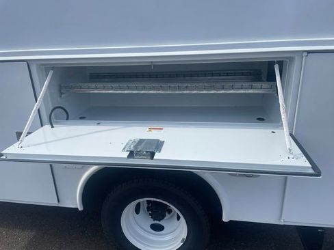New 2026 Ford E-350 and Econoline 350 Super Duty w/ Power Equipment Group RWD image 10