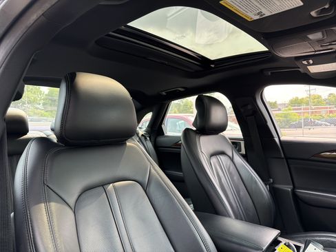 Used 2018 Lincoln MKZ Reserve w/ Technology Package AWD/4WD image 9