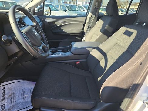 Certified 2025 Honda Ridgeline Sport image 8