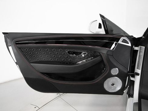 Used 2020 Bentley Continental GT image 34