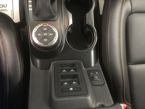 Used 2023 Ford Bronco Badlands w/ Sasquatch Package image 35