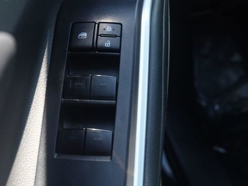 Used 2023 Toyota Highlander XLE AWD/4WD image 27