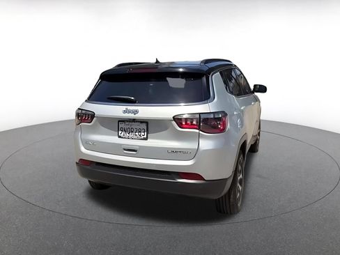 Used 2025 Jeep Compass Limited AWD/4WD image 16