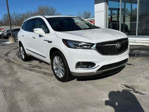 Used 2021 Buick Enclave Premium w/ Sun and Sites Package image 3
