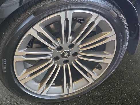 Certified 2025 Land Rover Range Rover Long Wheelbase Autobiography AWD/4WD image 35