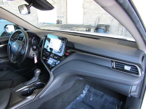 Used 2021 Toyota Camry SE FWD image 10