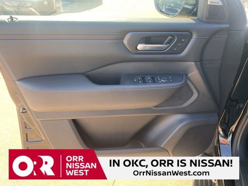 New 2025 Nissan Armada SL w/ Captain's Chari Seat Package image 12