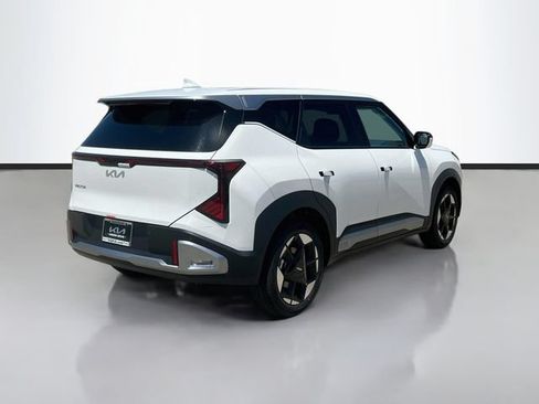 New 2027 Kia Seltos S FWD image 7