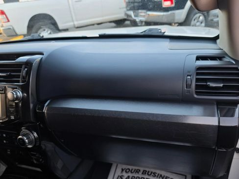 Used 2019 Toyota 4Runner Limited AWD/4WD image 32