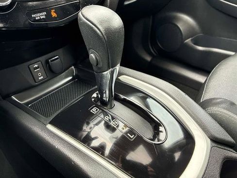 Used 2016 Nissan Rogue SL w/ SL Premium Package image 28