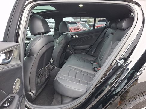 Used 2023 Kia Stinger GT2 image 10