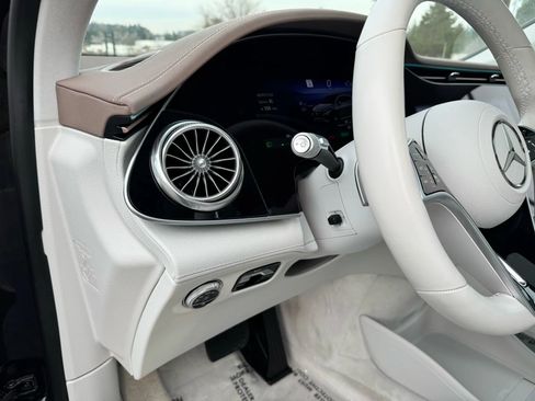 Used 2023 Mercedes-Benz EQS 580 4MATIC SUV image 30