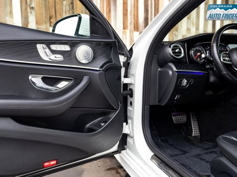 Used 2019 Mercedes-Benz E 300 4MATIC w/ Premium 1 Package image 9