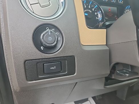 Used 2012 Ford F150 XLT w/ XLT Chrome Pkg image 13