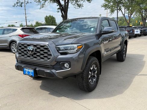 Used 2023 Toyota Tacoma TRD Off-Road w/ Advanced Technology Package AWD/4WD image 8