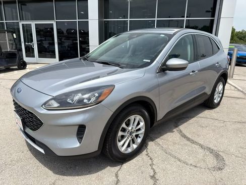 Used 2021 Ford Escape SE FWD image 3