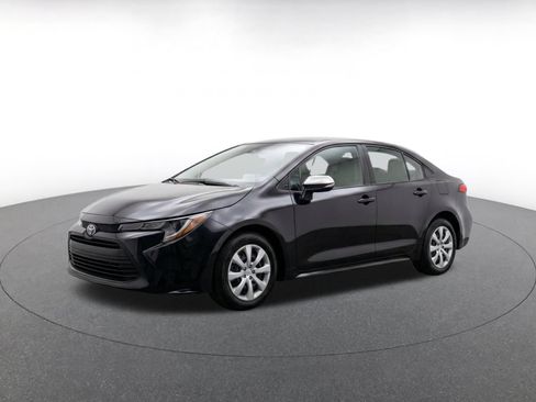 Used 2025 Toyota Corolla LE FWD image 3