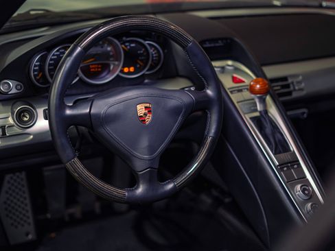 Used 2005 Porsche Carrera GT RWD image 46