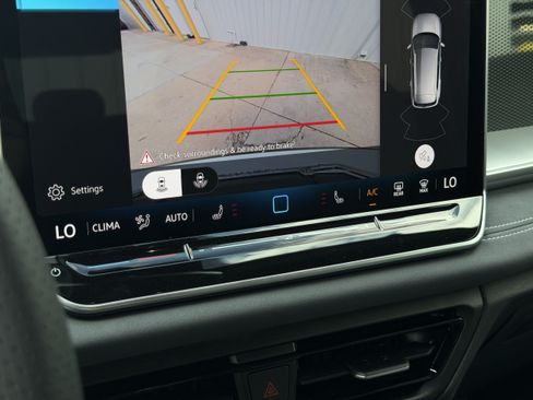 New 2026 Volkswagen Tiguan SE R-Line AWD/4WD image 26