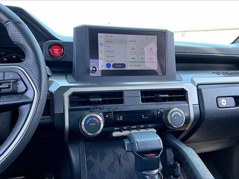 Used 2025 Toyota Tacoma TRD Sport AWD/4WD image 18