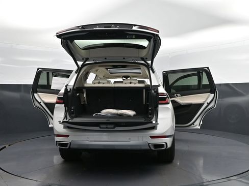 New 2026 BMW X7 xDrive40i w/ Executive Package image 52