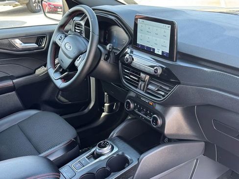 Used 2025 Ford Escape ST-Line image 9