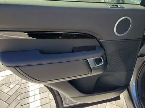 New 2025 Land Rover Discovery S AWD/4WD image 22