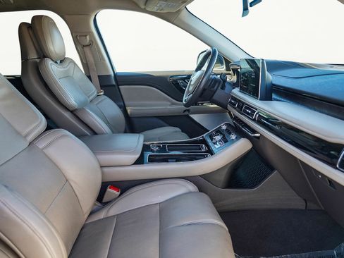 Used 2022 Lincoln Aviator Reserve w/ Equipment Group 201A image 19