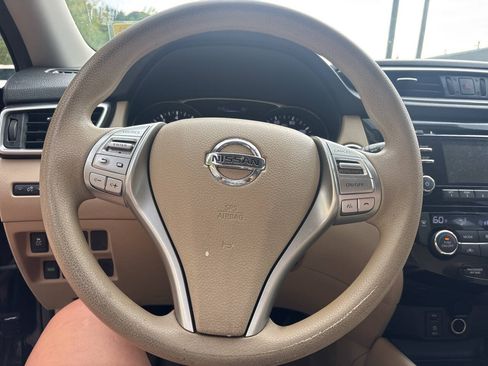 Used 2015 Nissan Rogue SV FWD image 12